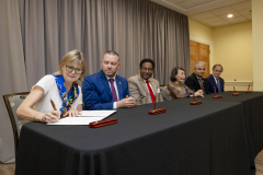 MPPCelebration_KimmyDoungGiftSigning_04222025_JC_2069