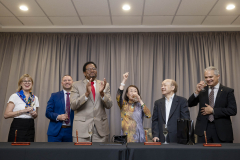 MPPCelebration_KimmyDoungGiftSigning_04222025_JC_2075